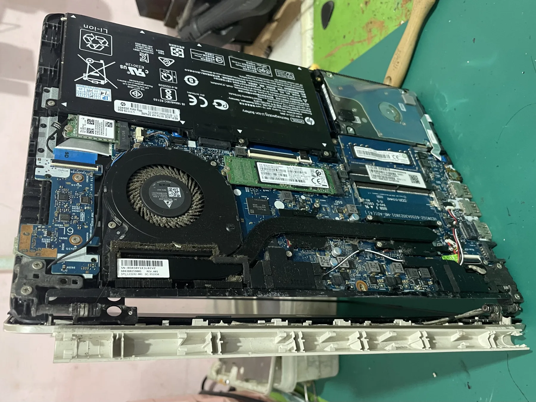 Kondisi sebelum service Service Engsel HP HP 14S-CF1047TX di Godean 1 foto 2