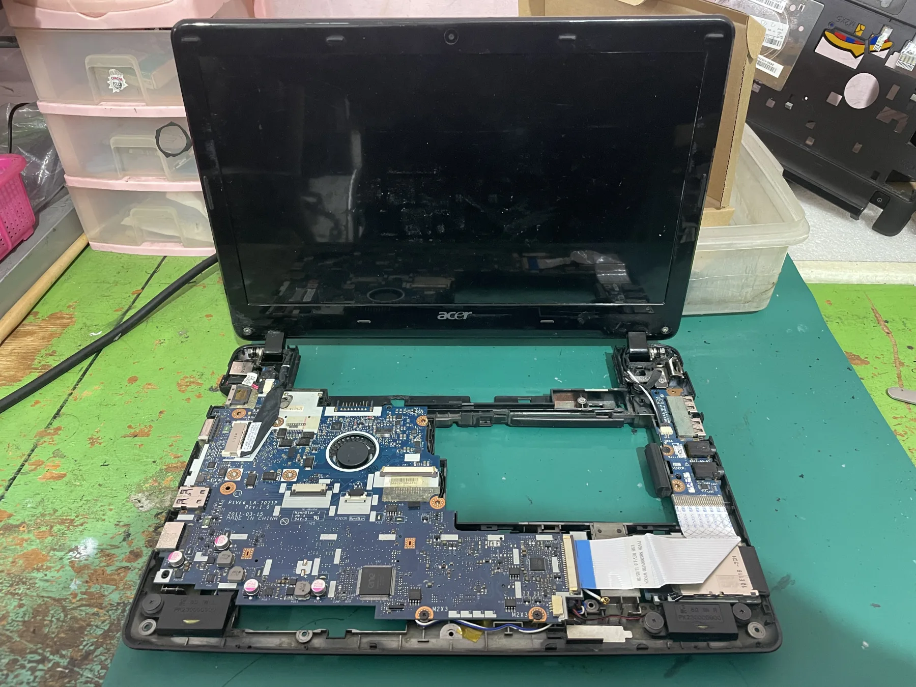 Hasil service Service Engsel Acer Aspire One 722 di Godean 1 foto 3