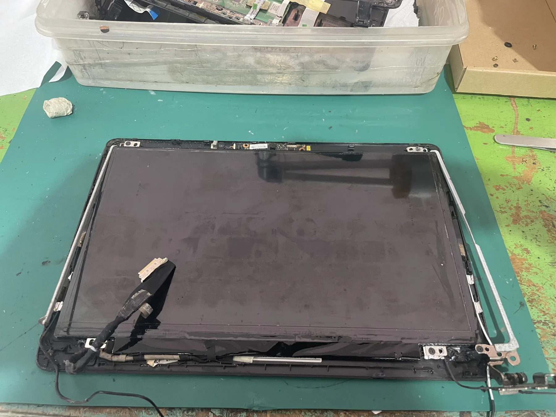 Kondisi sebelum service Service Engsel Acer Aspire One 722 di Godean 1 foto 3